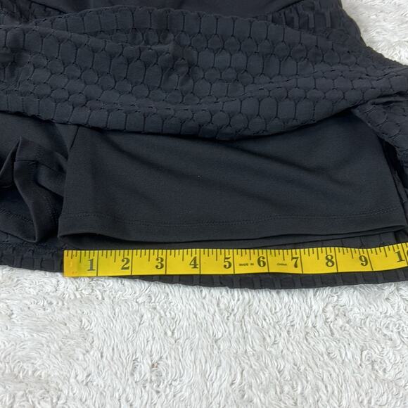Shosho black textured stretch athletic skort, size L - Picture 8 of 9